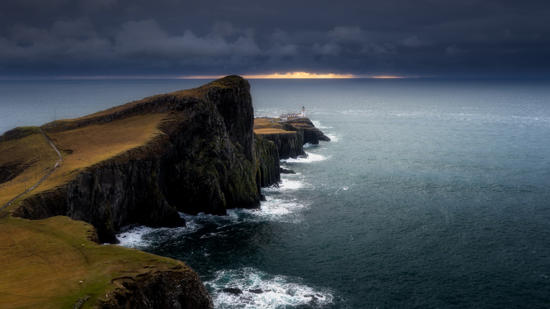 Amazing View Neist Point Lighthouse Isle Of Skye Scotland Uk Ps4wallpapers Com